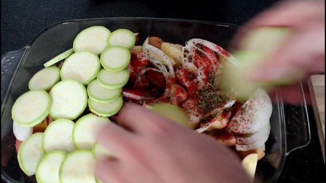 Шашлык в духовке с овощами / Шикарный обед за 20 минут / мяса много не бывает смотреть онлайн