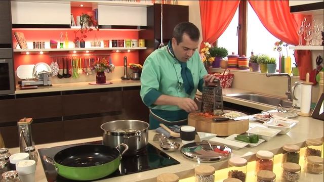 Пиле с ориз и домати - Тракийската домашна кухня! смотреть онлайн