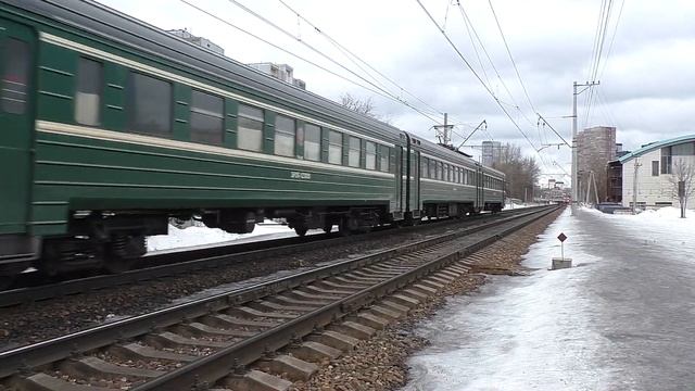 Электропоезд ЭР2К-980 "Яхрома" (ТЧ-6) туристический поезд "Экспресс" №7092 Москва - Яхрома. смотреть онлайн
