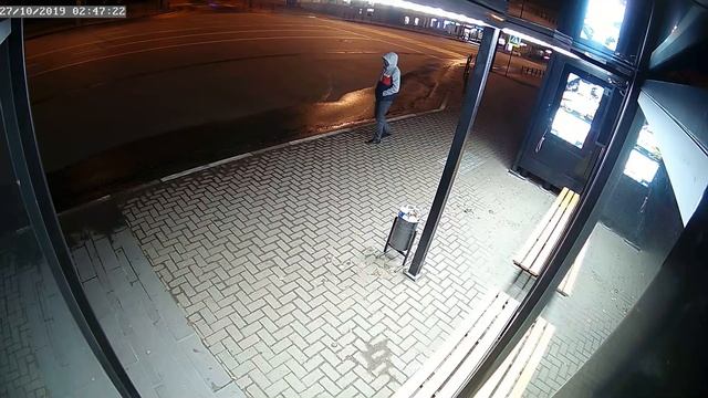 Экран на умной остановке разбили смотреть онлайн
