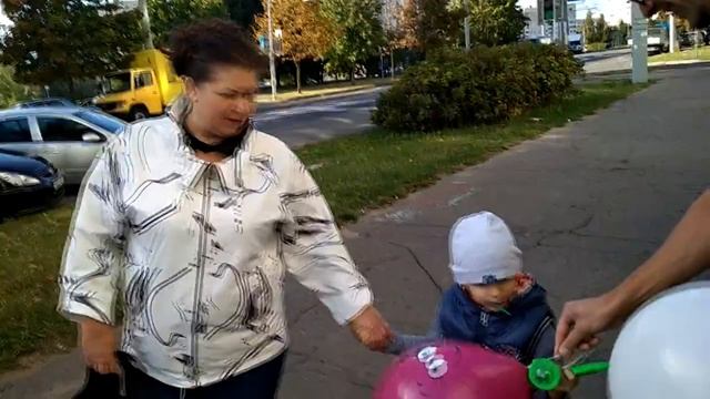 VLOG: Дарим детям шарики♥ Улыбки детей. Делай добро! смотреть онлайн