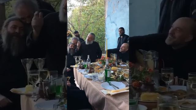 грузинские монахи поют итальянскую песню смотреть онлайн
