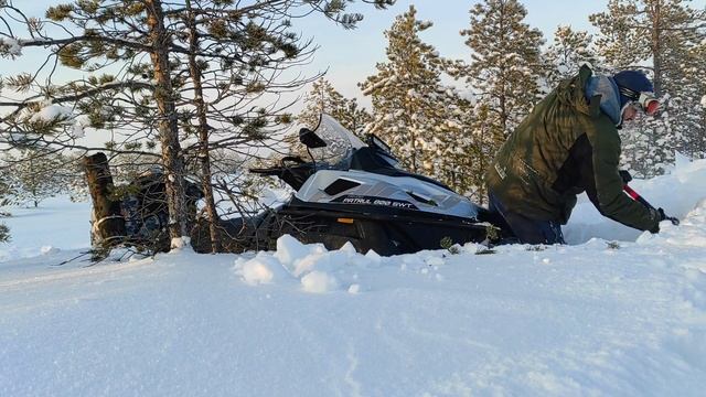 Тайга Патруль 800 застрял. Как надо, а может не надо копать?Лучший друг снегоходчика - лопата!!!!