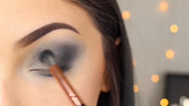 Easy Beginner Black & White Smoky Eye Makeup Tutorial || KELLI MARISSA смотреть онлайн