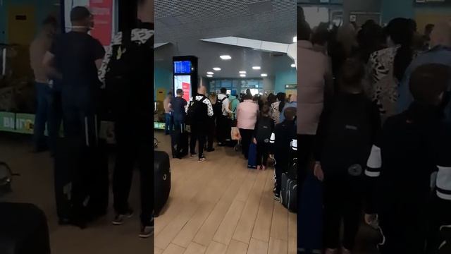 Аэропорт Краснодар.Социальная дистанция смотреть онлайн