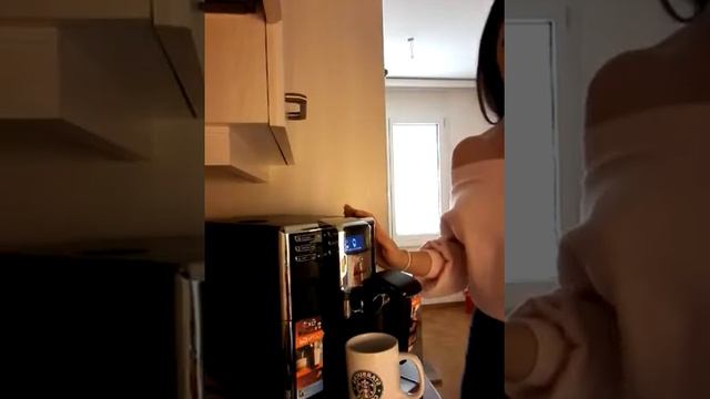 Philips EP5335/10 Kaffevollautomat - LatteGo - schnell reinigendes Milchsystem ● Unboxing & Test смотреть онлайн