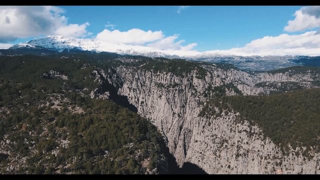 Музыка исцеляющая душу, на фоне великолепных пейзажей гор смотреть онлайн