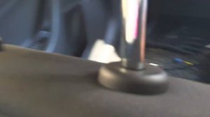 как снять подголовник заднего ряда шкода рапид. how to remove the rear headrest of a Skoda Rapid