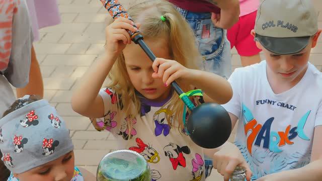 День Рождения Бабы-Яги в Московской усадьбе Деда Мороза (29.06.2024) смотреть онлайн
