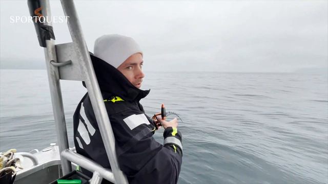 Fishing For Huge Halibut at Havoysund, Northern Norway смотреть онлайн