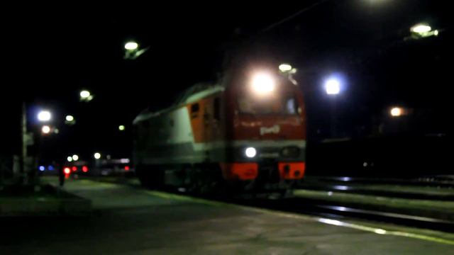 Смена электровоза ЭП1-300 на ЭП2К-056 на станции Карталы-I смотреть онлайн
