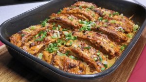 Все сложили и в духовку, ничего лишнего, а как вкусно! СВИНЫЕ РЕБРЫШКИ на квашеной капусте.mp4