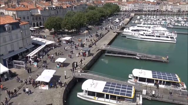 La Rochelle ; Vieux Port ; Tours de la Chaîne ; Vue du Haut ; Charente Maritime ; France смотреть онлайн