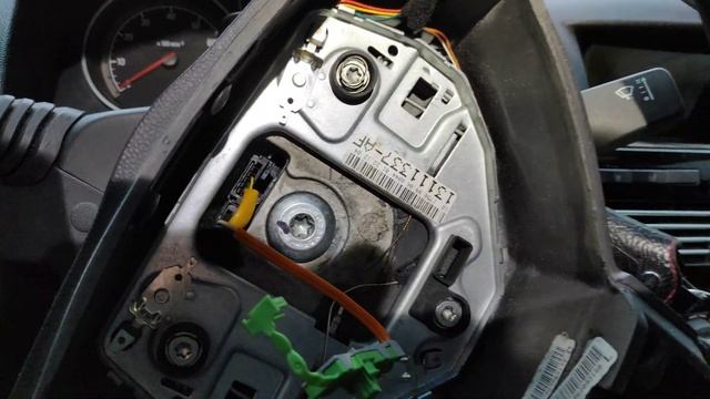 Снять руль Опель Астра Н смотреть онлайн