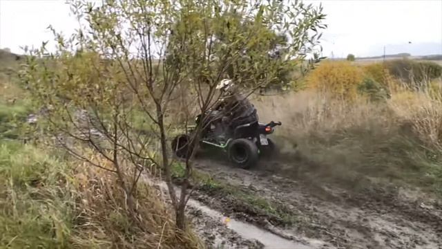 Yamaha Raptor 700 тесты квадроцикла в грязи и на поле смотреть онлайн
