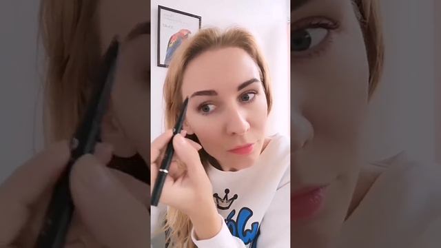 Случайно почесала бровь - а она не размазалась)) смотреть онлайн