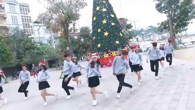 Mistletoe Christmas Dance смотреть онлайн