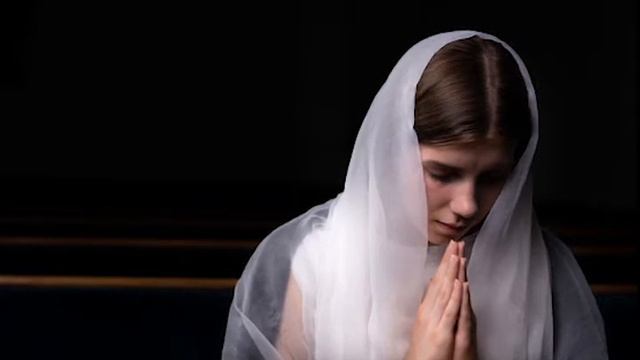 "В тихий вечер склоняю я колени в тиши" - пленяющее мужское пение смотреть онлайн