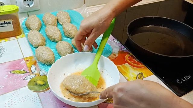 Яйцо добавляю не в фарш , а на котлету смотреть онлайн