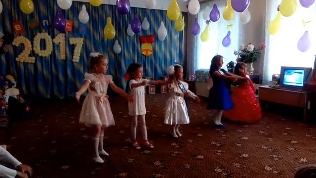 Выступление девочек, старшая группа. смотреть онлайн