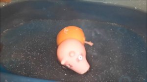 Peppa Pig Jumping on the Pool - Nursery Rhymes - Five little Monkeys Jumping on the Bed