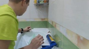 Меняем бордюрную ленту в ванной на керамический бордюр.