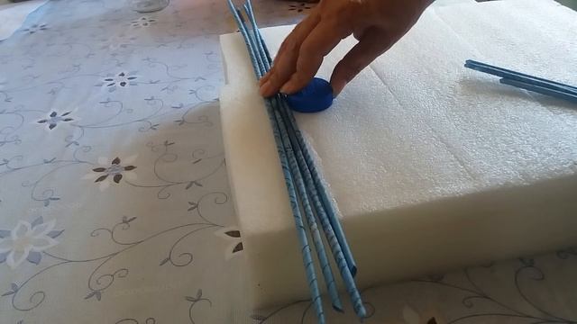 Плетение из газетных трубочек. Как можно накрутить трубочки для ажурных крышечек смотреть онлайн