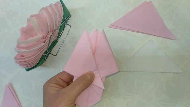 HOW TO FOLD NAPKINS FLOWER /WOW TO FOLD NAPKINS /КАК КРАСИВО СЛОЖИТЬ САЛФЕТКИ В САЛФЕТНИЦУ смотреть онлайн