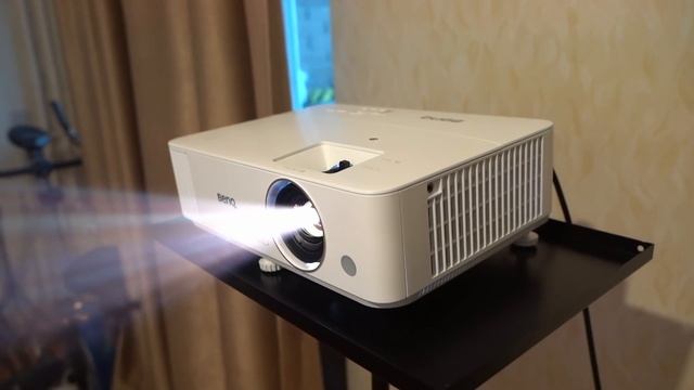 Лучший игровой проектор? Обзор BenQ TH685 смотреть онлайн