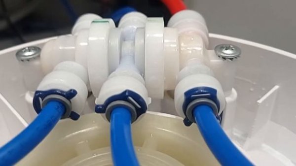 Аквафор Морион DWM-101S протечка , затопило кухню.