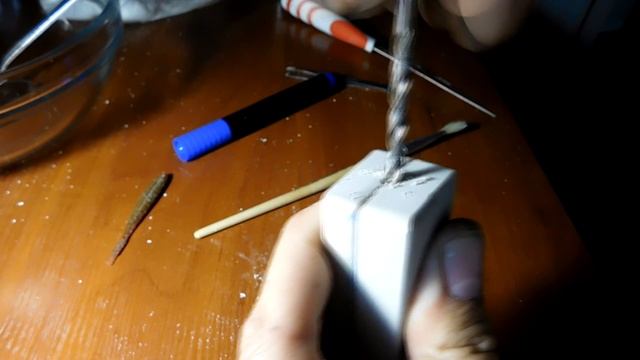 ??Как сделать силиконовую приманку своими руками.Форма для литья силикона смотреть онлайн