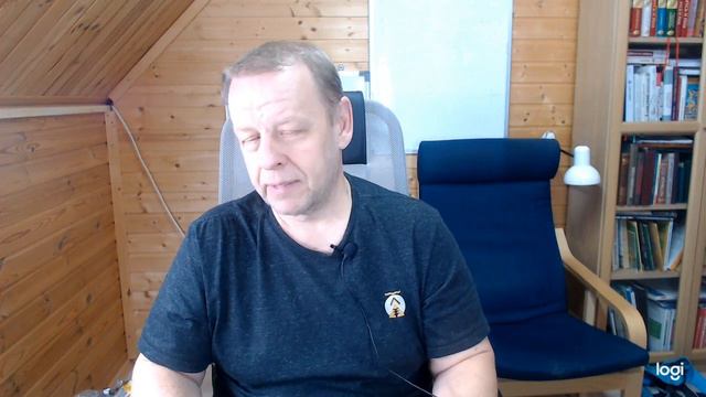 Я порамочно осматриваю пчёл в многокорпусном дадане, вы в ульях лежаках. Почему Вам легче работать? смотреть онлайн