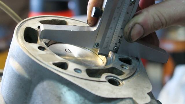 KTM 125 EXC Piston Repair. КТМ 125ЕХС Велике ТО та заміна поршня.