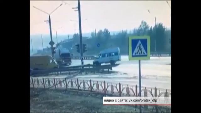 Светофор на перекрёстке Вилюя и улицы Крупской снабдили таймером смотреть онлайн