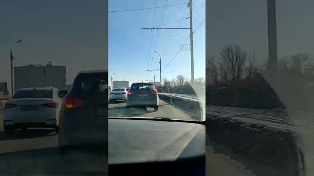 Ремонт путепровода "коровьими лепешками" и пробка в Фокинском районе Брянска смотреть онлайн