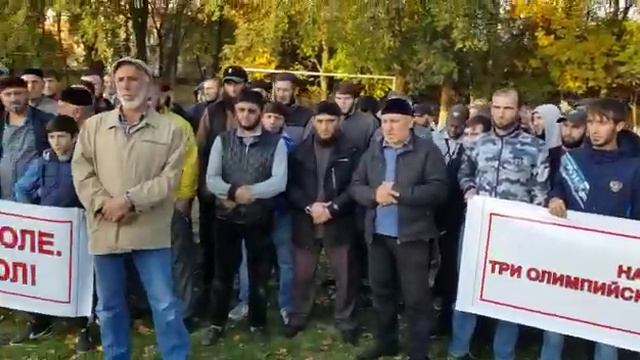 Жители микрорайона Олимпийский в Хасавюрте выдвинули свои требования администрации города смотреть онлайн