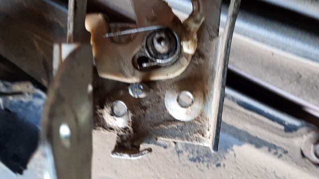 Как открыть дверь багажника Нива Шевроле. смотреть онлайн