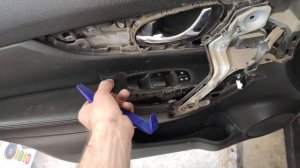Nissan X-treil T32. снятие обшивки водительской двери. разборка водительской двери