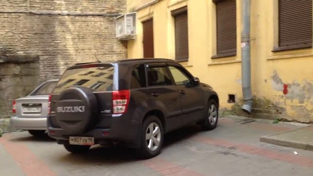 Петербургские дворы - Петроградский район. Снято один планом с велосипеда смотреть онлайн