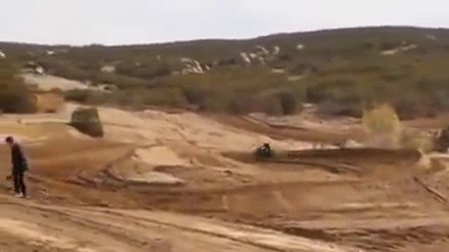 Kawasaki Ninja 300 на MX-треке смотреть онлайн