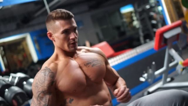 CHEST & TRICEPS - ROSS DICKERSON DAY 2 OF 5 DAY SPLIT