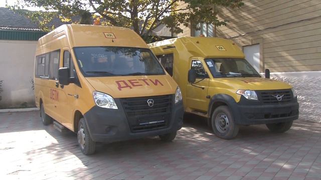 Глава Докузпаринского района передал директорам двух школ ключи от школьного автотранспорта смотреть онлайн