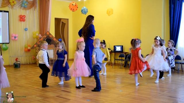С праздником 8 МАРТА Дорогие наши мамы и бабушки смотреть онлайн