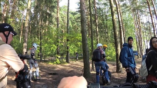 Моноколесо и электросамокат. Катаемся в парке Лисий Нос. смотреть онлайн