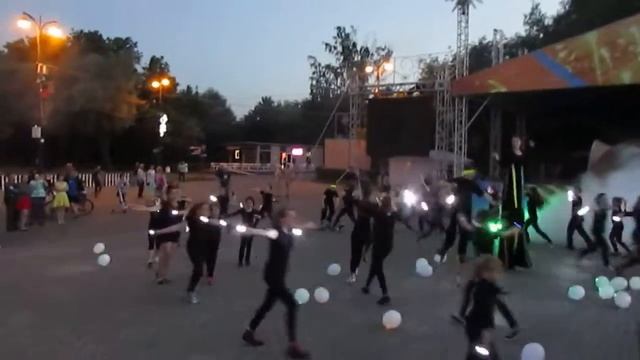 ФлЕшМоБ Измайловский Парк Танцевальная группа ART ALLIANCE и Водолей смотреть онлайн