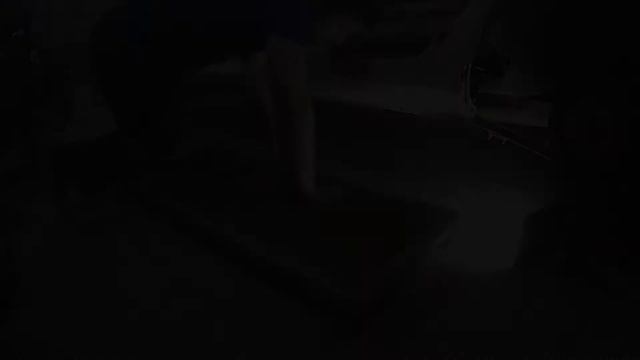 Чуть-чуть ржавая громкая мазда - замена порогов, ремонт брызговиков. смотреть онлайн