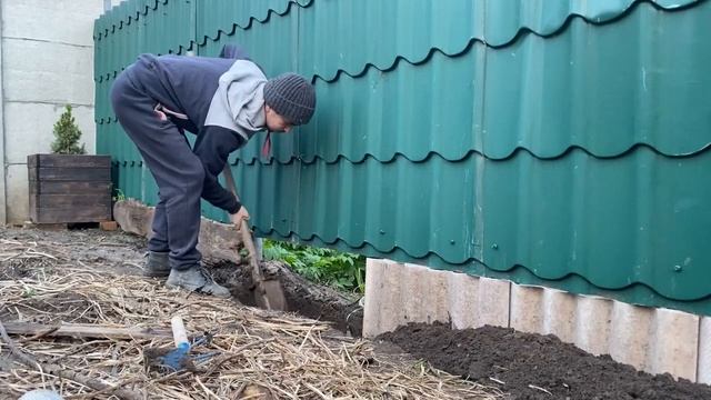 Фундамент для паркану зі старого шиферу смотреть онлайн