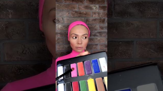 Необычный макияж для сестры ! #shorts #сестры #makeup #макияж смотреть онлайн