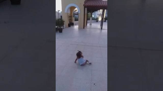 Гимнастика на прогулке 8 октября. Смарагдочка 21 месяц смотреть онлайн