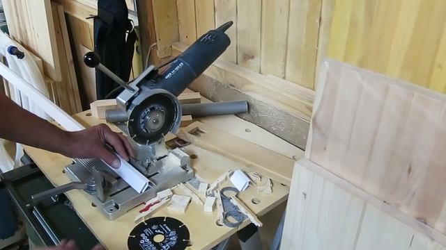 Безопасная резка дерева болгаркой (УШМ). Делаем из болгарки торцовку. Bosch Carbide Multi Wheel.